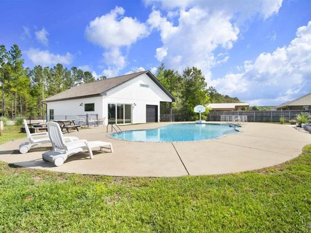 House for sale in Pace, Florida
