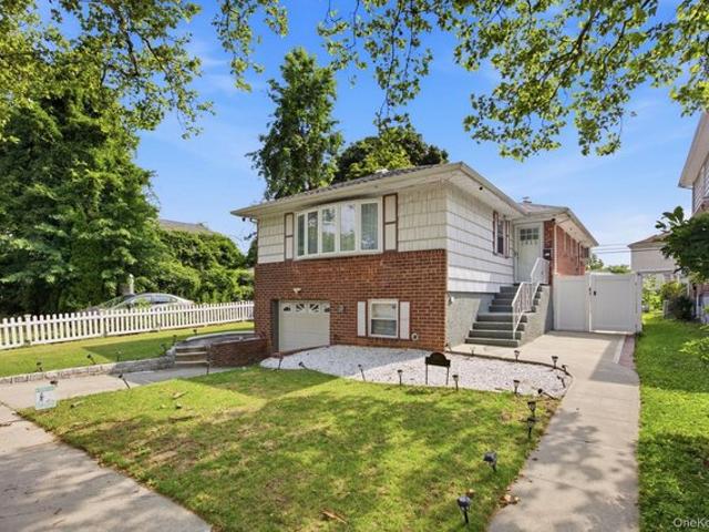 House for sale in Queens, Arverne
