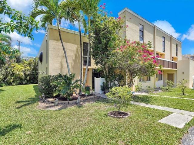 Townhouse for sale in Davie, Florida