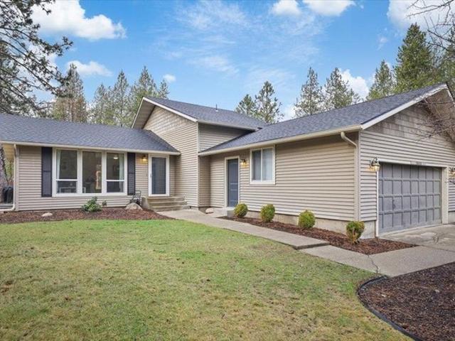 House for sale in Chattaroy, Washington