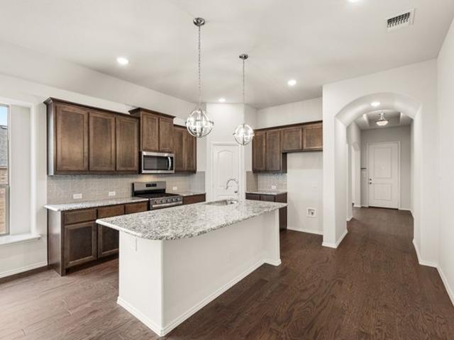 House for sale in Midlothian, Ellis County