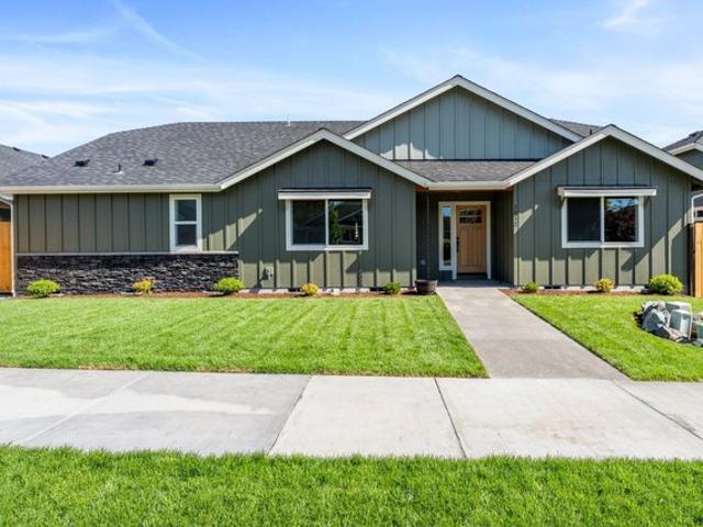 Townhouse for sale in Oregonia