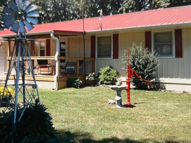 House for sale in Seligman, Barry County