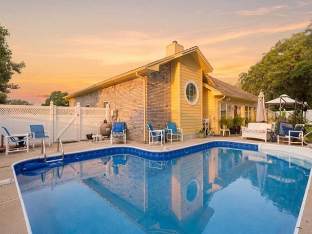 House for sale in Shalimar, Florida