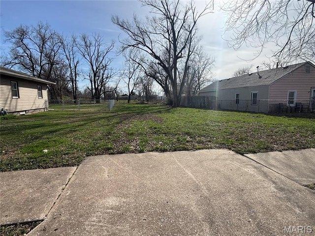 Land for sale in East Saint Louis, Illinois