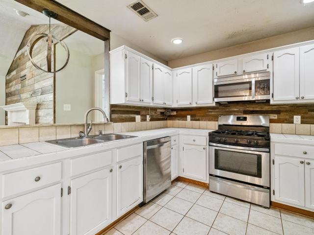 House for sale in Benton, Saline County