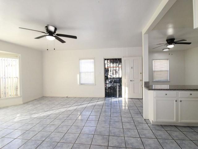 Apartment for rent in Canoga Park, California
