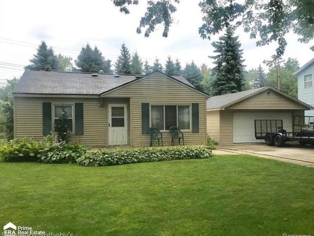 House for sale in Waterford, Michigan