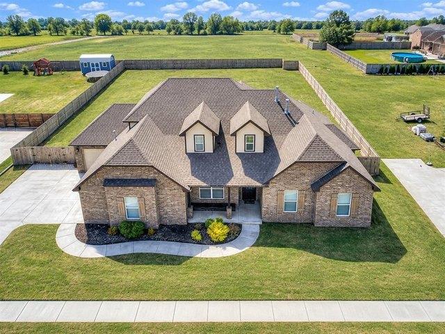 House for sale in Yukon, Canadian County