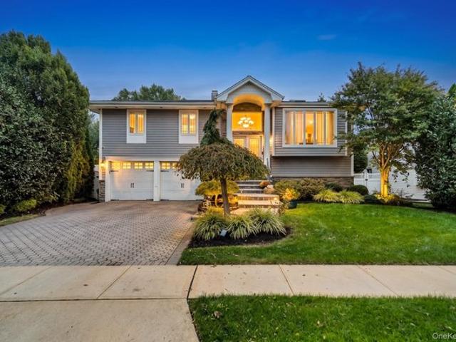 House for sale in Wantagh, Nassau County