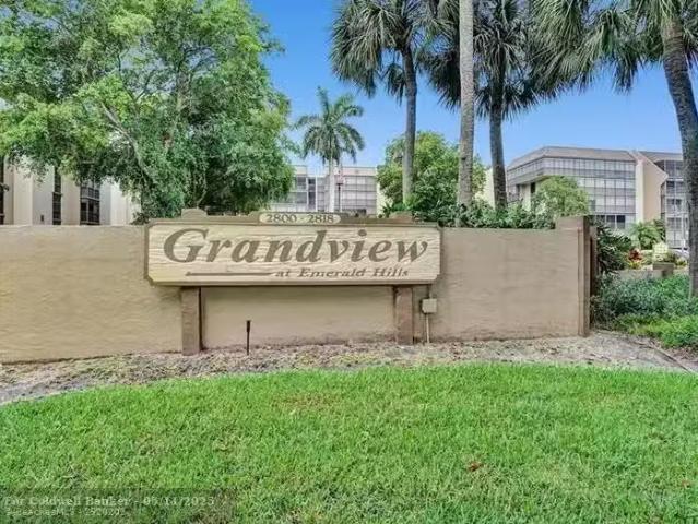 Condo for sale in Hollywood
