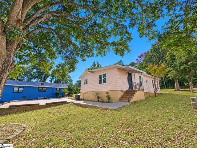 House for sale in Carolina Heights, Welcome