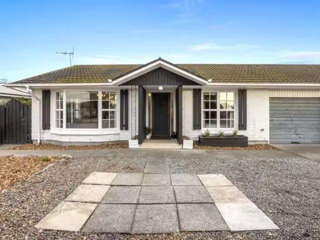 House for sale in Chaslands, Canterbury