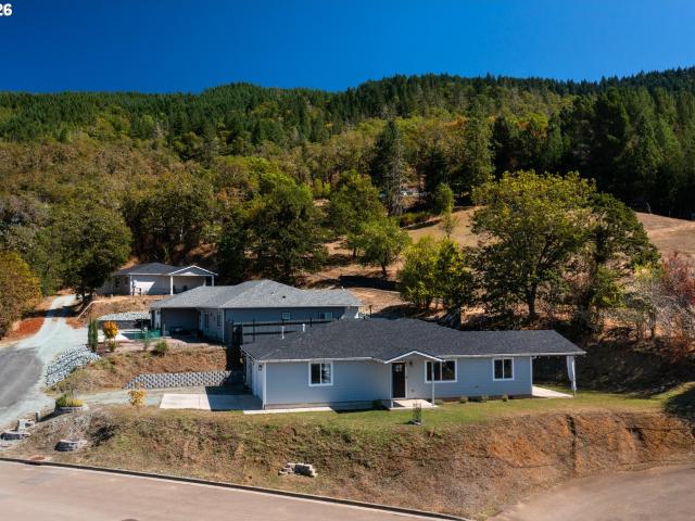 House for sale in Myrtle Creek, Douglas County
