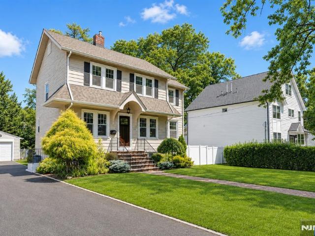 House for sale in Teaneck, New Jersey