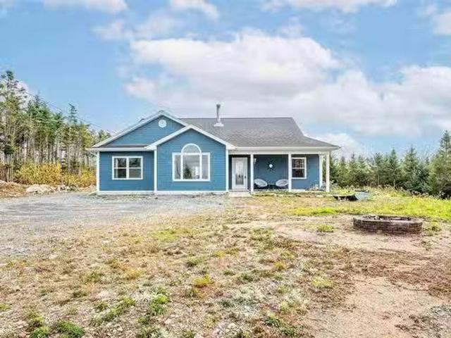 House for sale in Ostrea Lake, Nova Scotia