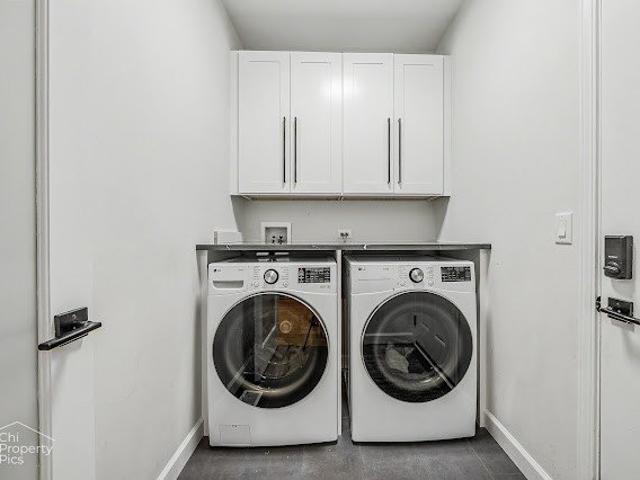 Townhouse for rent in South Elgin, Illinois