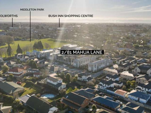 Townhouse for sale in Chaslands, Canterbury