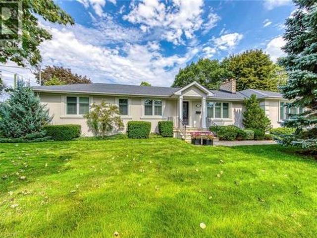 House for rent in Oakville, Ontario