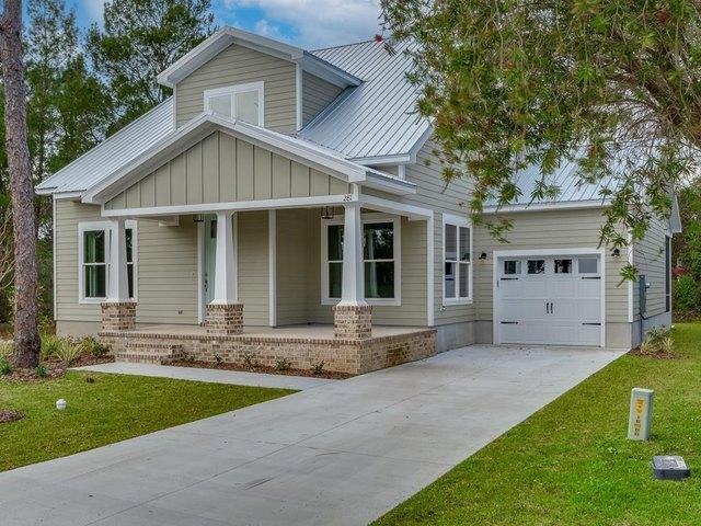 House for sale in Carrabelle, Florida