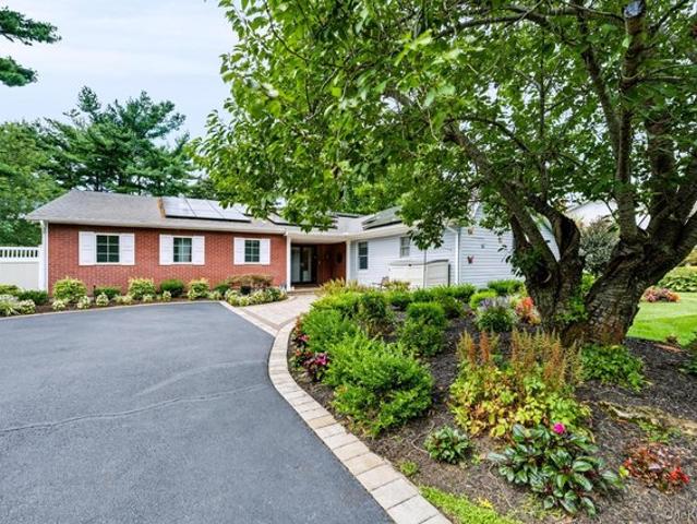 House for sale in Huntington, New York