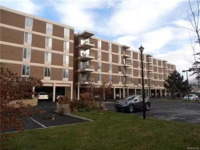 Condo for rent in Royal Oak
