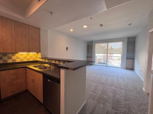 Apartment for rent in Canoga Park, California