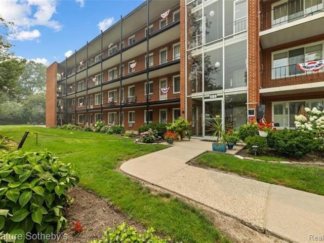Condo for sale in Royal Oak, Michigan