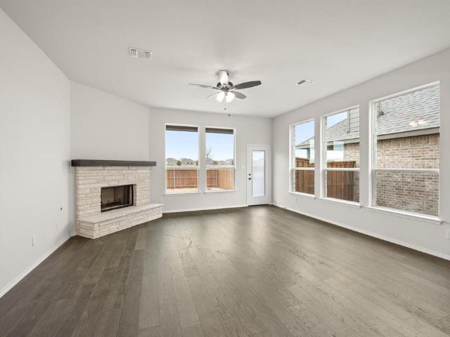 House for sale in Midlothian, Ellis County
