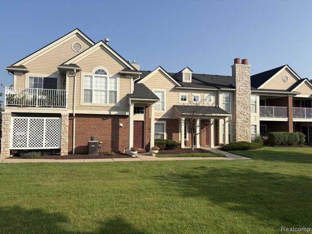 Condo for sale in South Lyon, Michigan