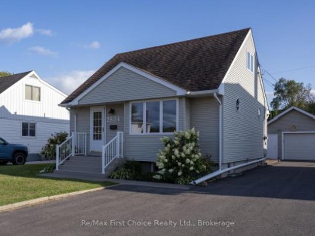 House for sale in Thunder Bay, Northwestern Ontario