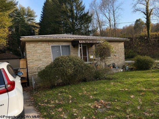 House for sale in Mount Clare, Illinois