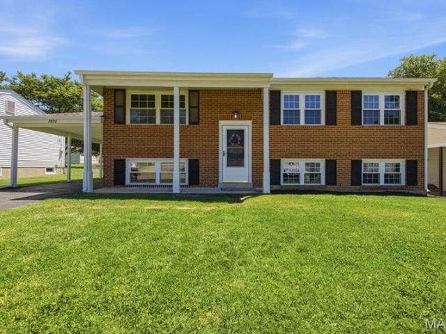 House for sale in Maryland Heights, Missouri