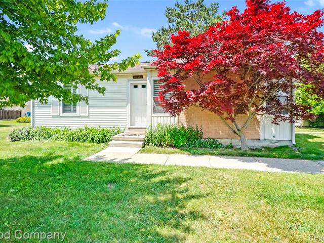 Condo for sale in Troy