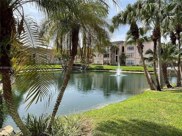Condo for sale in Davie, Florida