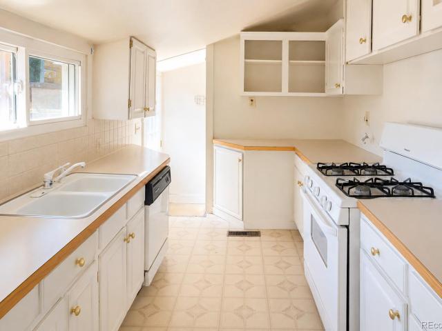 House for sale in Arapahoe, Colorado