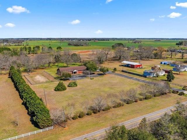 House for sale in Jay, Florida