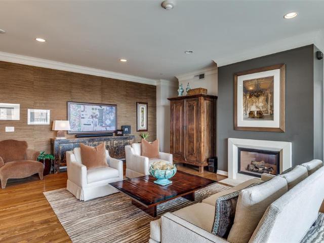 Condo for sale in Dallas, Texas
