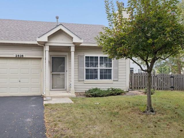 Townhouse for sale in Montgomery, Illinois