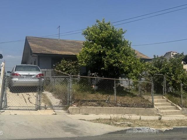 House for sale in East Los Angeles, Canoga Park