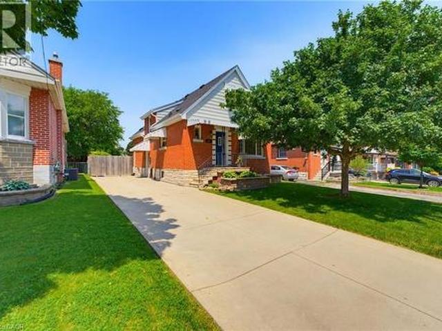 House for sale in Ancaster, Ontario
