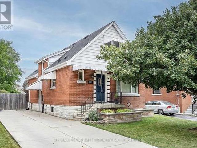 House for sale in Ancaster, Ontario