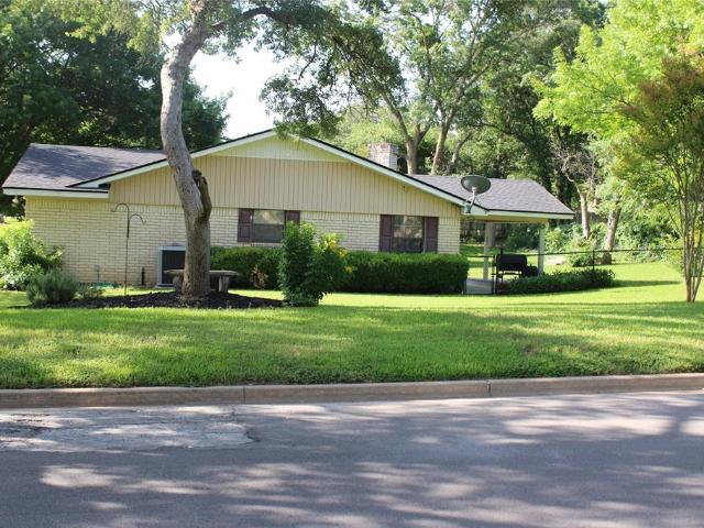 House for sale in Woodway