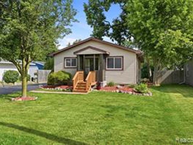 House for sale in Keego Harbor, Michigan