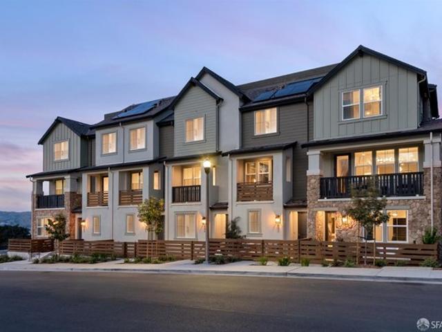 Townhouse for sale in San Bruno, San Mateo County