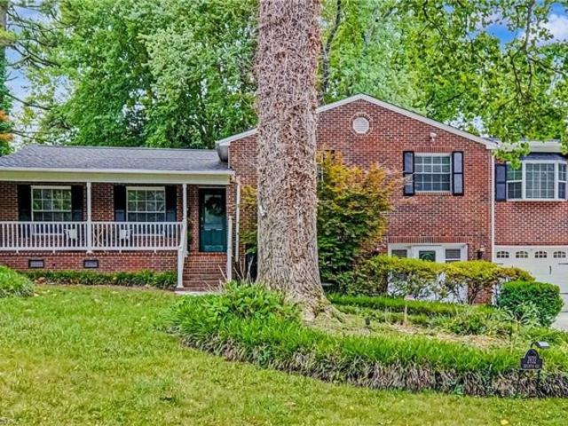 House for sale in Pfafftown, North Carolina