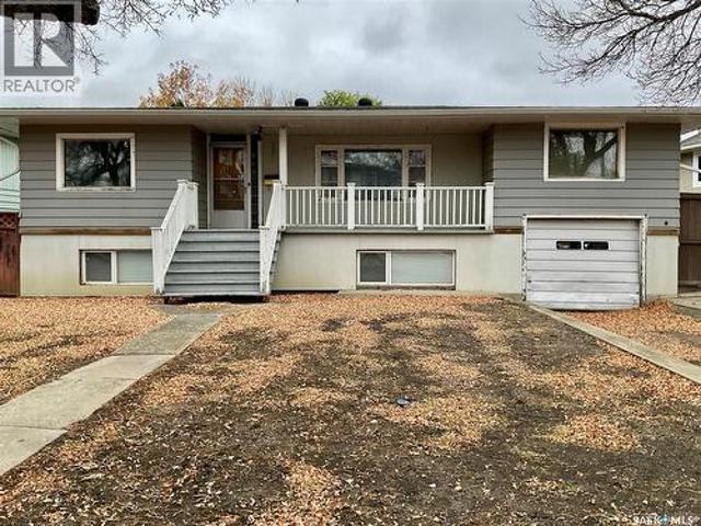 House for sale in Assiniboia Place, Regina