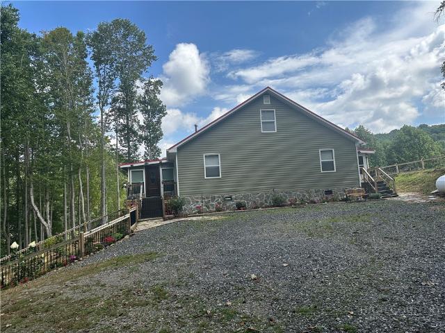 House for sale in Ashe County, North Carolina