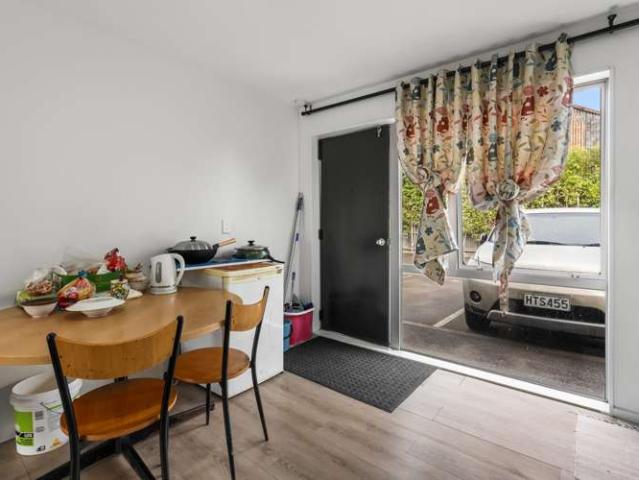 Townhouse for sale in Addington, Canterbury