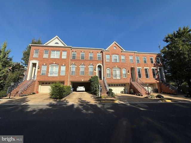 Townhouse for sale in Virginia